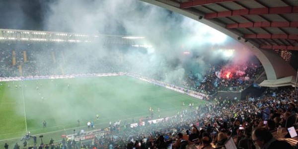 百家乐APP下载-【现场】夺冠庆典变闹剧，那不勒斯的庆祝才刚开始！