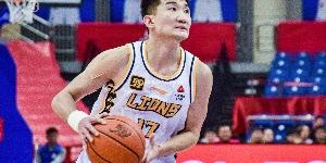 不着急慢慢来！孙铭徽复出14分钟 5中1拿到4分3板2助&amp;amp;正负值+12